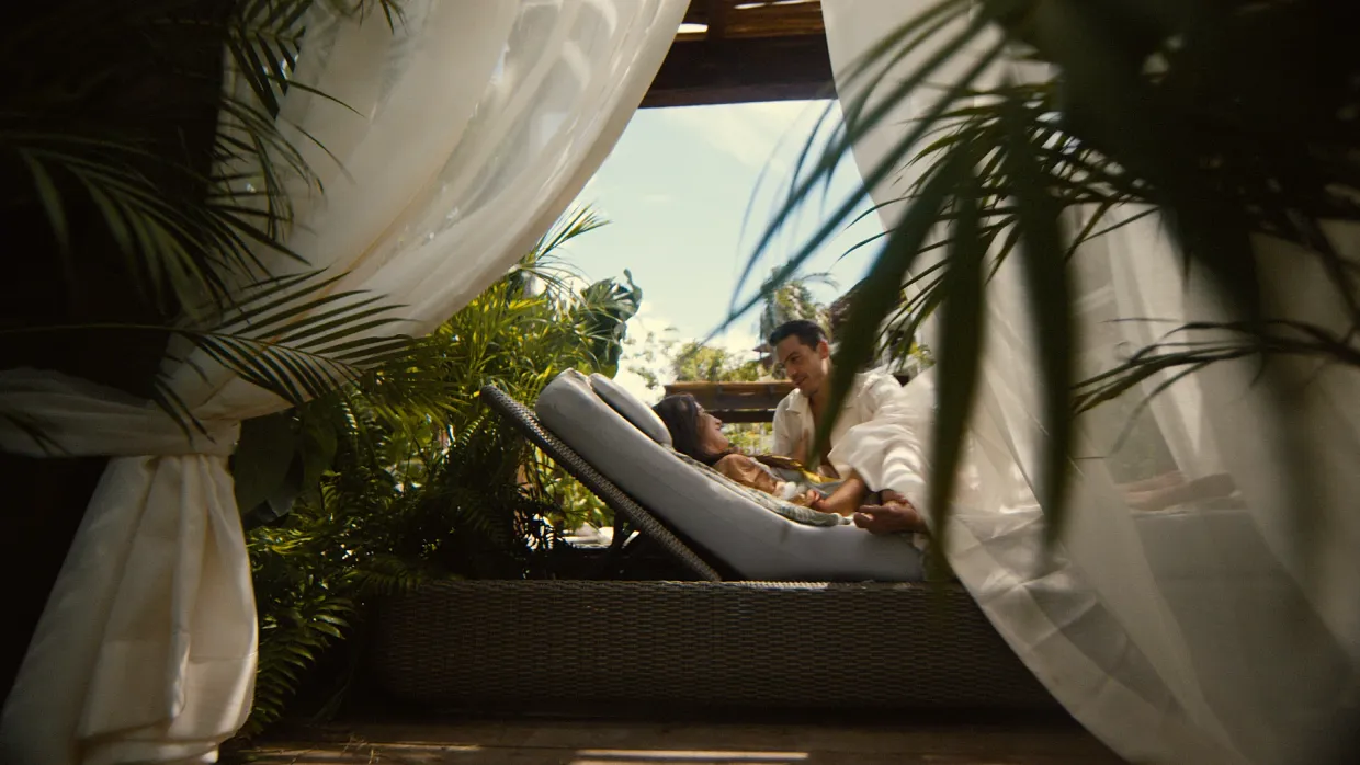 bmwli woh 01 couple bali bed 01